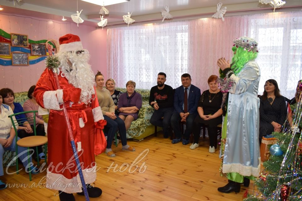 В аксубаевский приют приехал Дед Мороз, исполнивший новогоднее желание каждого воспитанника 