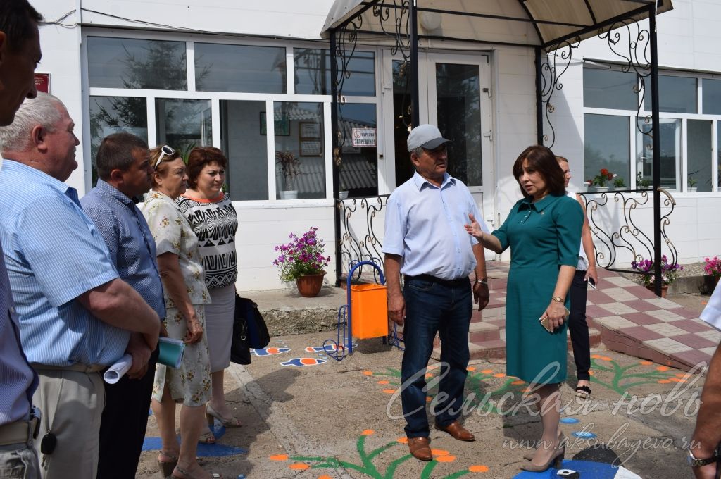 Гузель Удачина в Аксубаеве: главное внимание – на детей