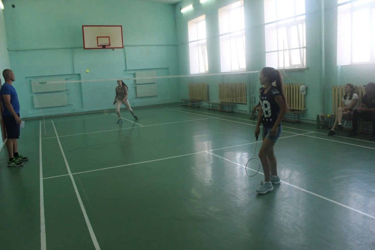 В Аксубаевской школе соревнования «Августовский волан» вылились в мастер класс