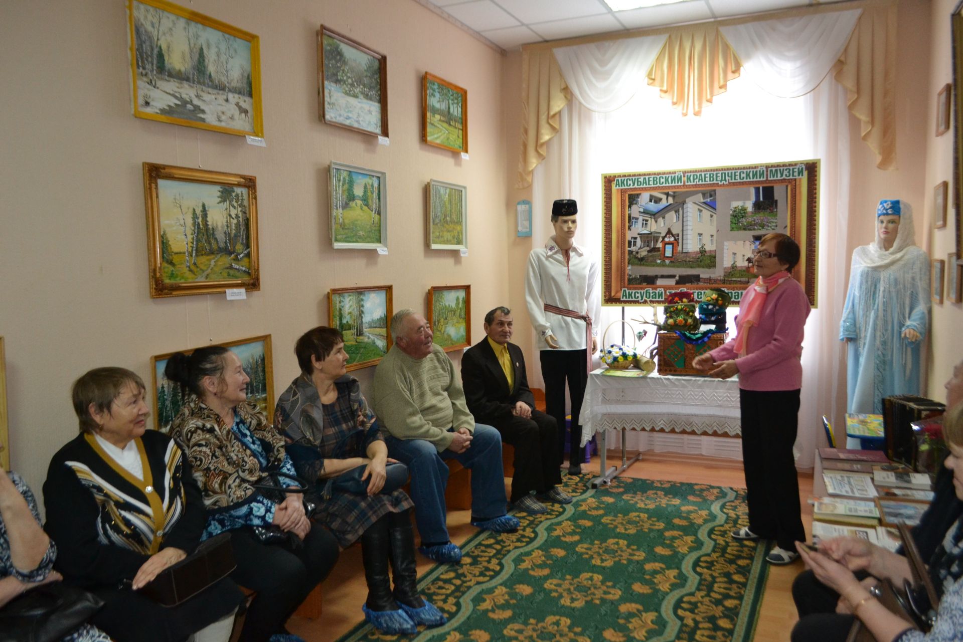 В Аксубаевском краеведческом музее открылась выставка творческих работ