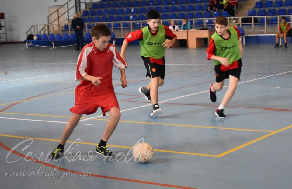В спортивном зале «Юность» прошел второй соревновательный день Первенства спортивной школы по мини-футболу