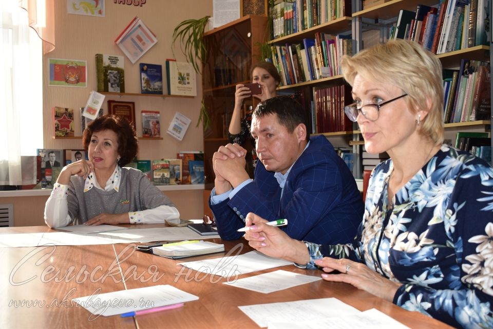 В Аксубаеве провела прием депутат Госсовета РТ Алсу Тарханова