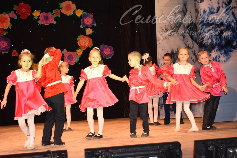 Аксубаевских матерей поздравила детская школа искусств