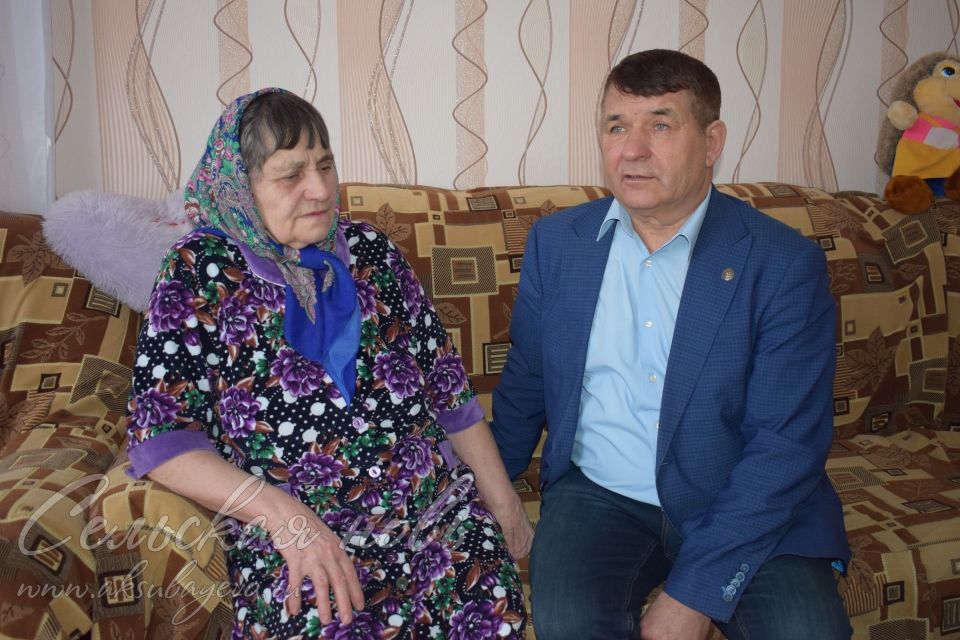 Аксубаевского Героя соцтруда поздравили с Днем рождения