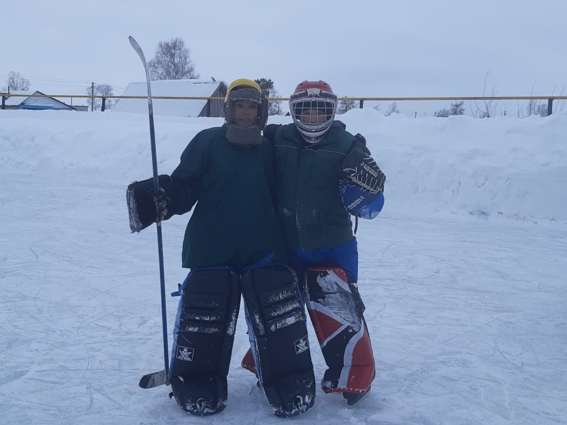 Ново–Аксубаевские хоккеисты на льду, как по маслу скользили