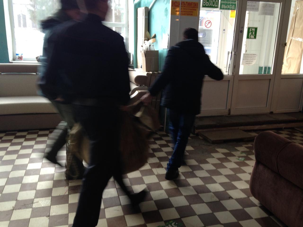 Загнанная собаками косуля  укрылась в одном из магазинов Аксубаева