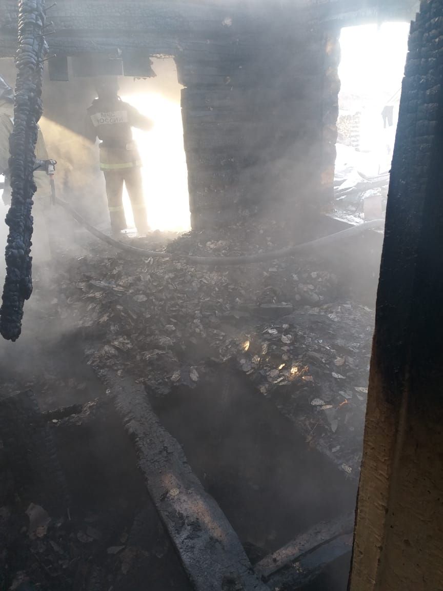 Предварительной причиной гибели мужчины на пожаре в Аксубаевском районе стала непотушеная сигарета