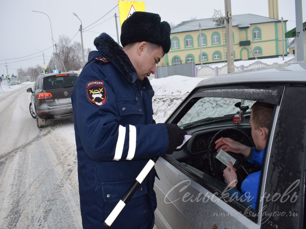 Аксубаевские журналисты вышли в очередной  рейд с госавтоинспекторами
