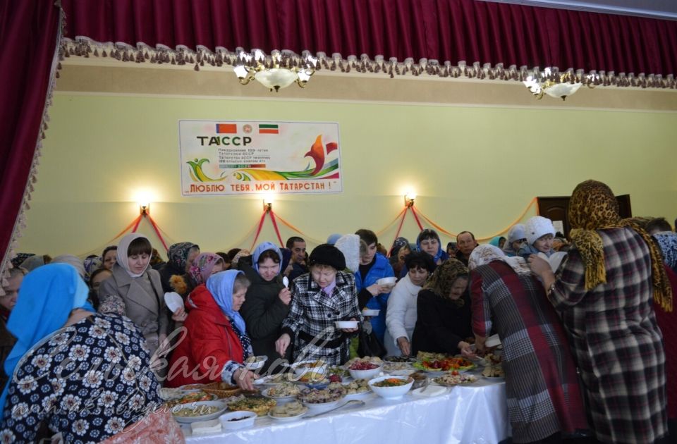 Прихожане Аксубаевской церкви продегустировали постные блюда