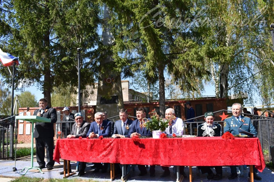 В Аксубаевскои районе открыли памятник Иреку Батыршину