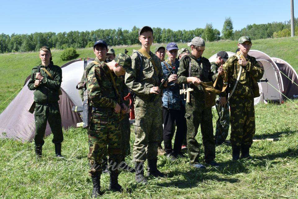 Аксубаевские школьники отправились на военно-полевые сборы