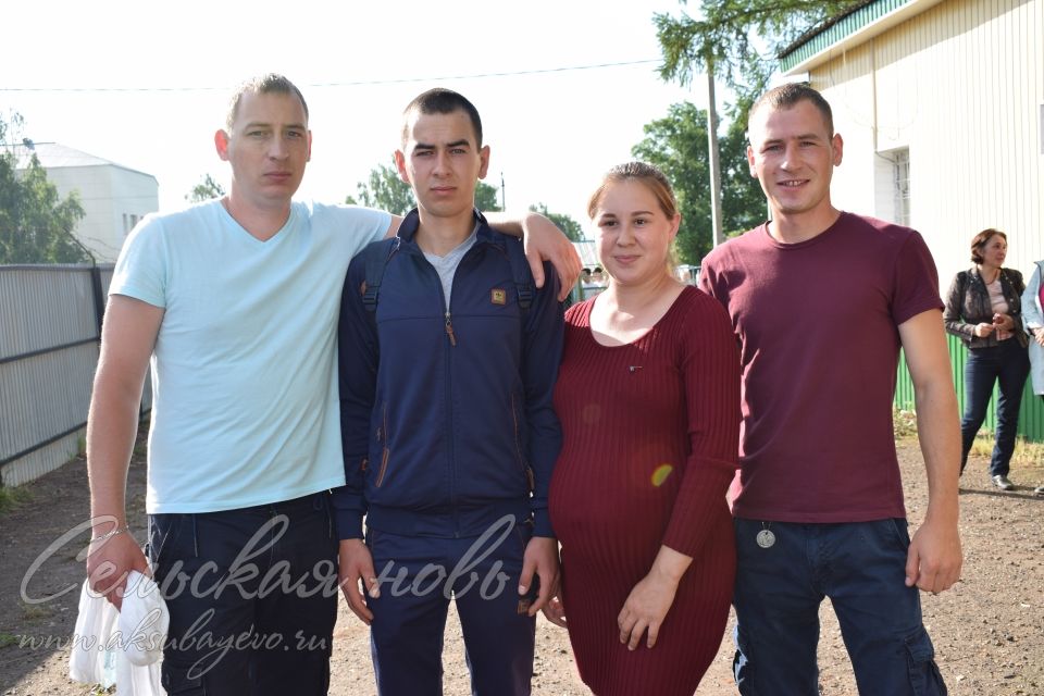 Аксубаевские парни пополнили ряды Вооруженных Сил