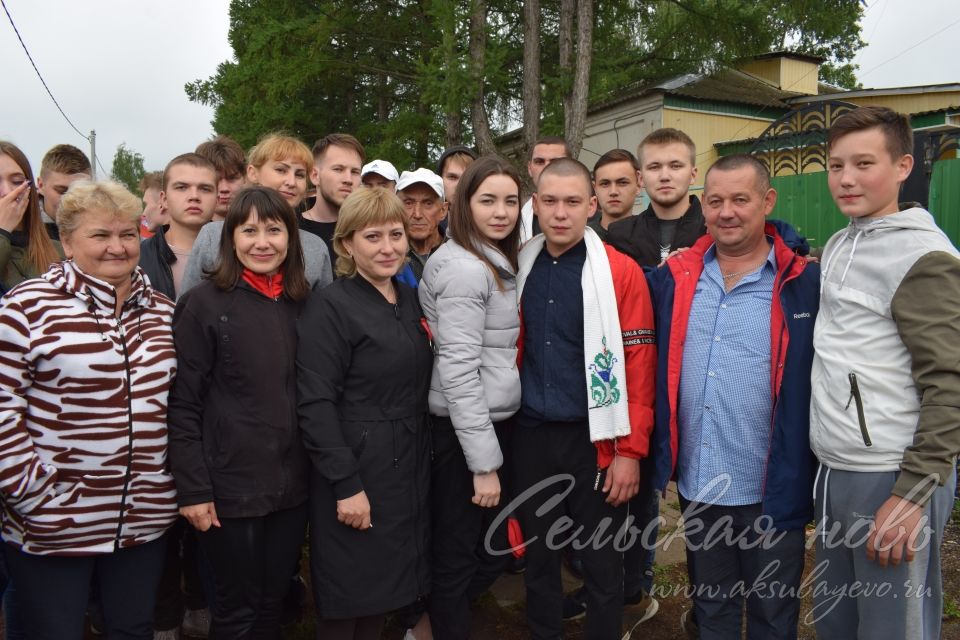 Аксубаевских юношей благословили на добрый путь
