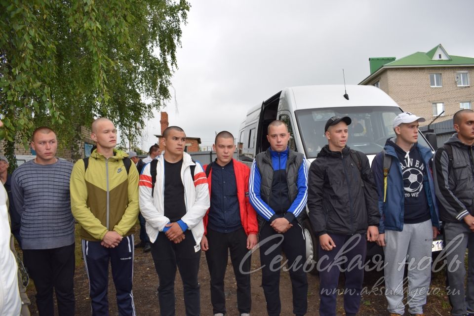 Аксубаевских юношей благословили на добрый путь