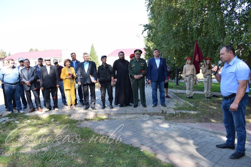 В Аксубаеве открыли памятник ракетчикам