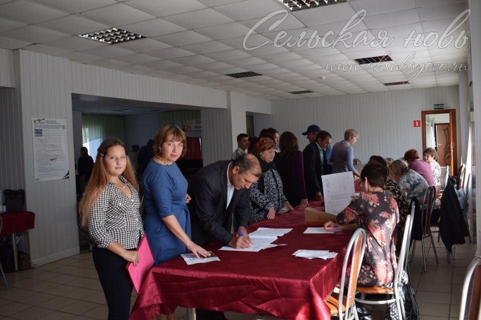 На избирательном участке в Аксубаевском техникуме универсальных технологий для избирателей приготовили 2000 порций плова и шашлык