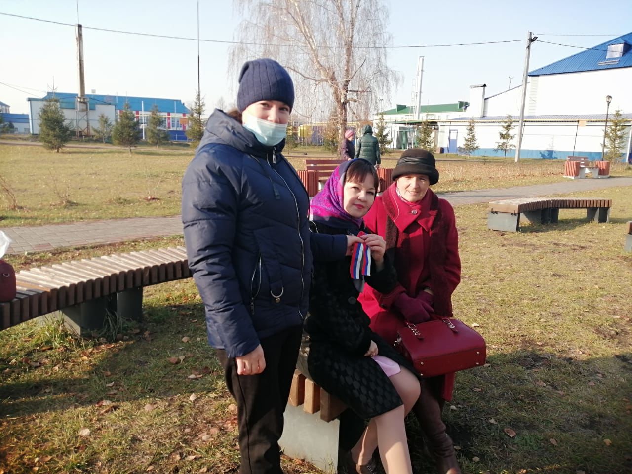В Аксубаеве в День единства прошла акция «Триколор»
