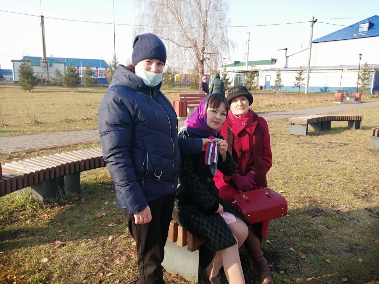 В Аксубаеве в День единства прошла акция «Триколор»
