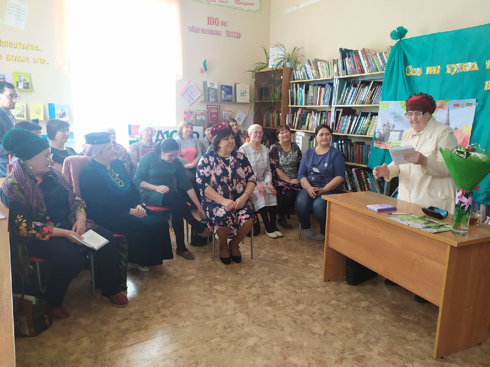 В Аксубаевской библиотеке в центре внимания талант землячки