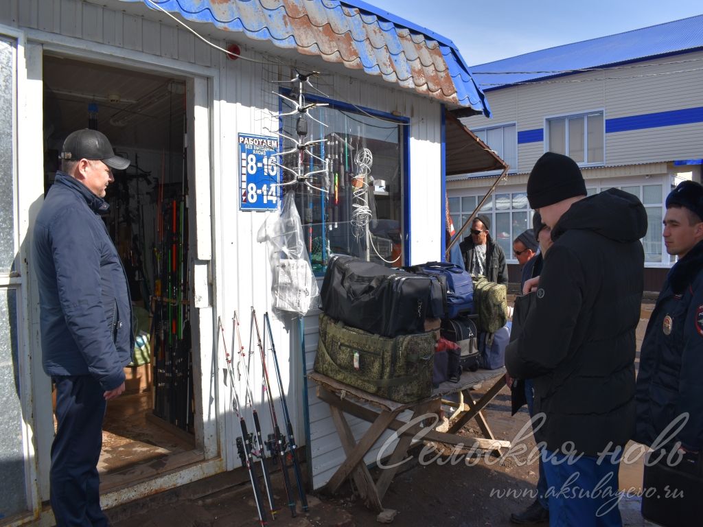 В Аксубаевском районе закрылись кафе, рынок и парикмахерские