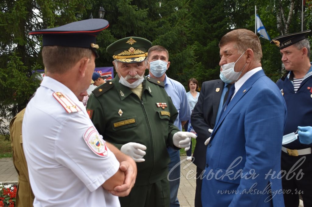 Автопробег, митинг и возложение венков  - аксубаевские моряки отметили день ВМФ