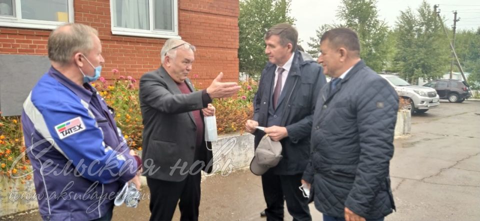 Мидхат Шагиахметов встретился с нефтяниками, посетит завод ЖБИ и промышленную площадку в Аксубаевском районе