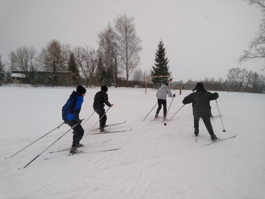 На новогодних праздниках аксубаевцы сыграли в волейбол и покатались на лыжах