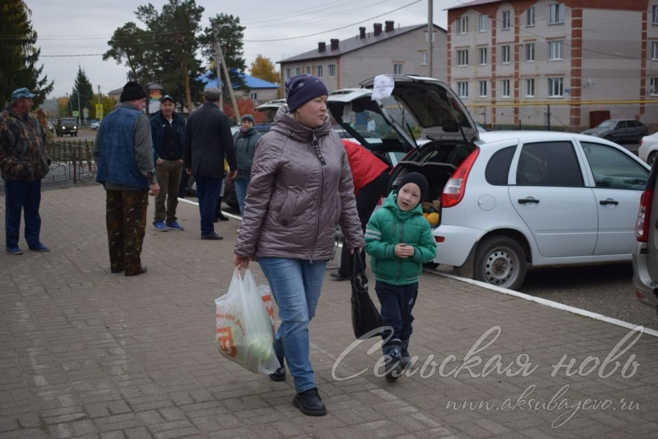 Сельхозярмарка в Аксубаеве собрала весь район