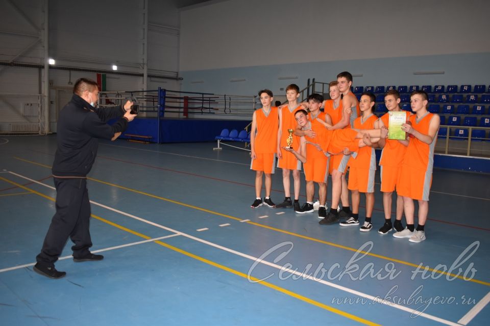 В Аксубаеве прошли соревнования по баскетболу