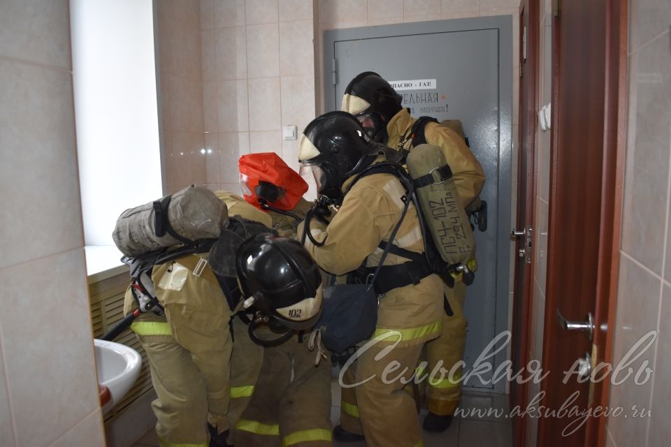 Вой сирен, машины с мигалками и эвакуация: в среду в Аксубаеве прошла штабная тренировка по гражданской обороне