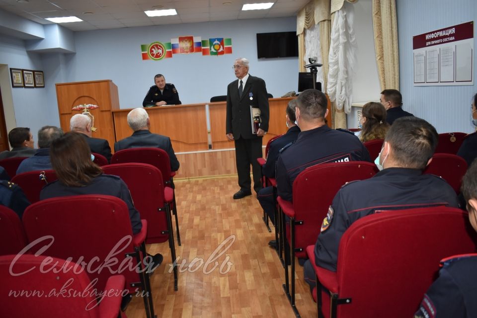 В Аксубаевском отделе внутренних дел отметили юбилей ветерана
