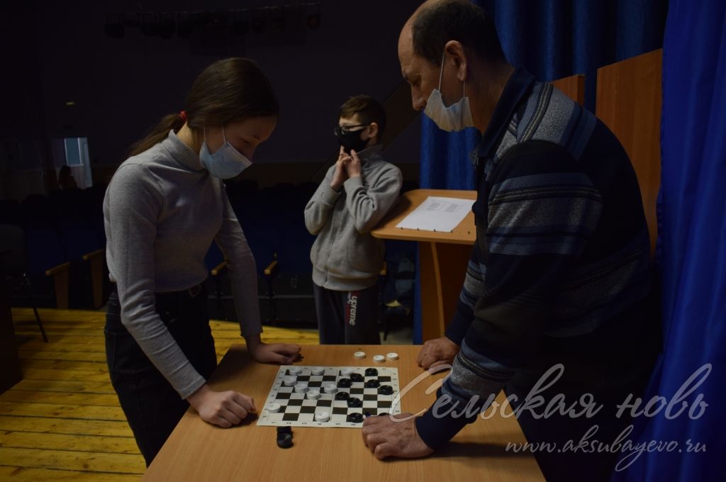 Аксубаевцы отметили юбилей Геннадия Горбатова шашечным турниром
