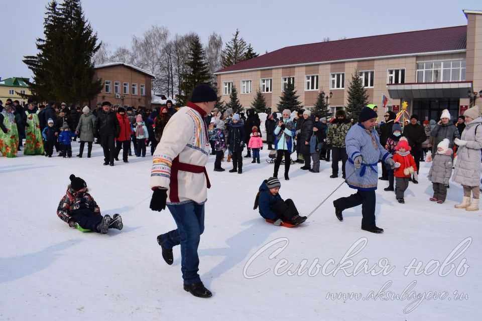 ​​​​​​​В Аксубаеве проводили зиму масленичными гуляниями