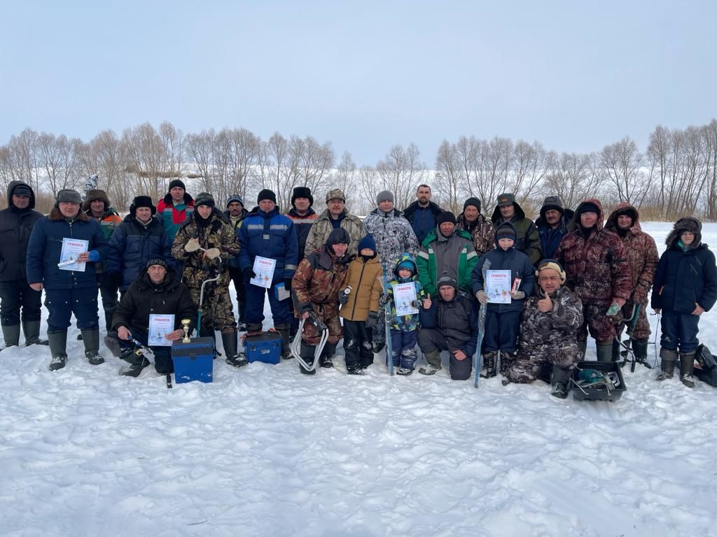 Аксубаевские рыбаки наловили и рыбы, и призов