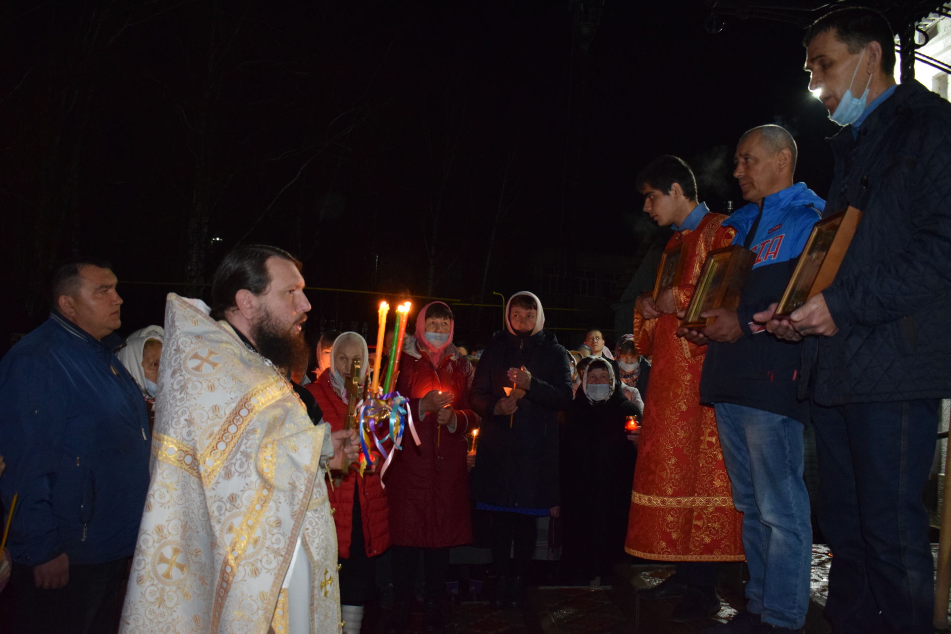 Православные верующие Аксубаевского района встретили праздник Христова Воскресения в храме преподобного Феодосия Тотемского