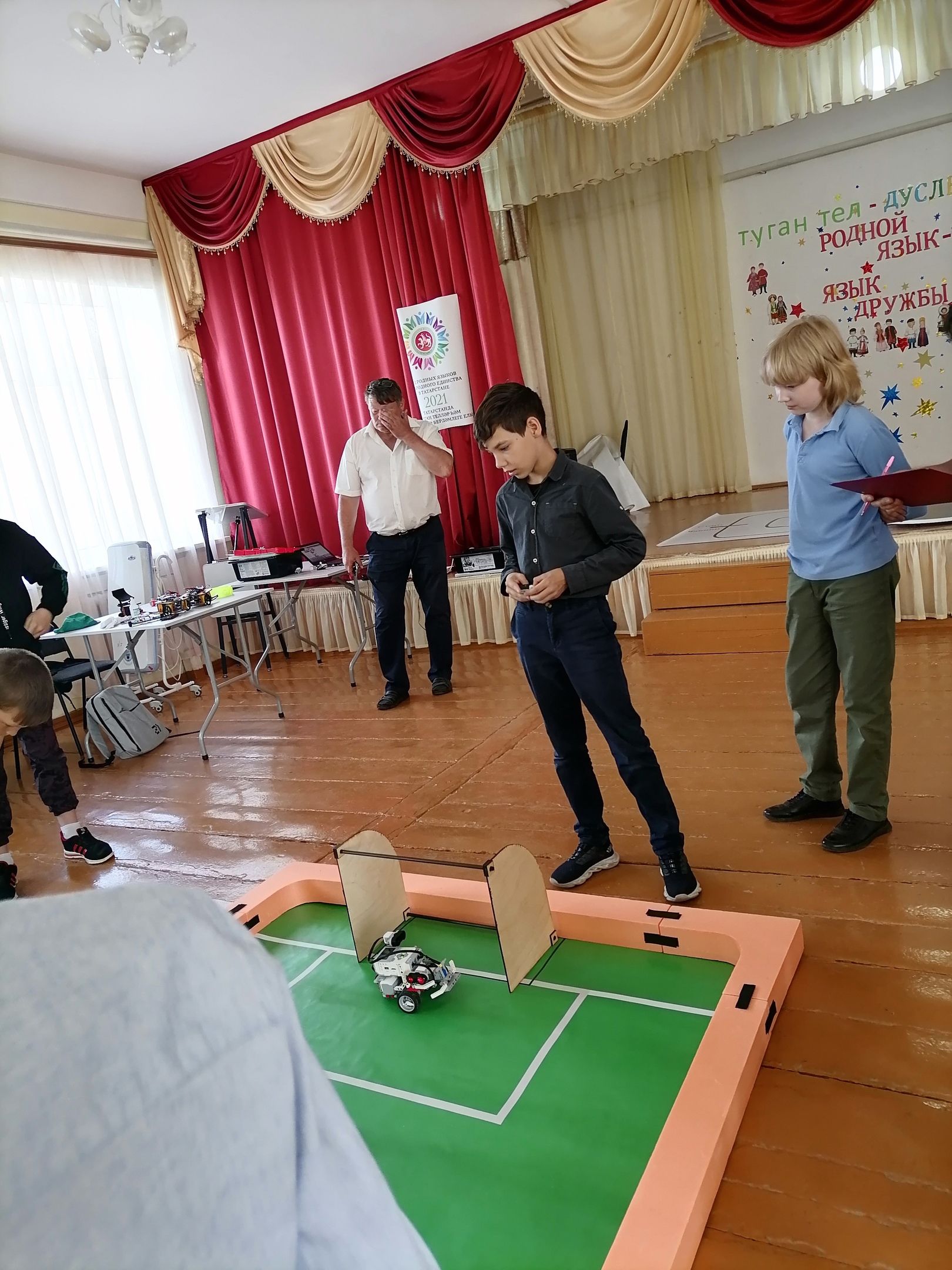 В Аксубаевской школе прошли соревнования по робототехнике