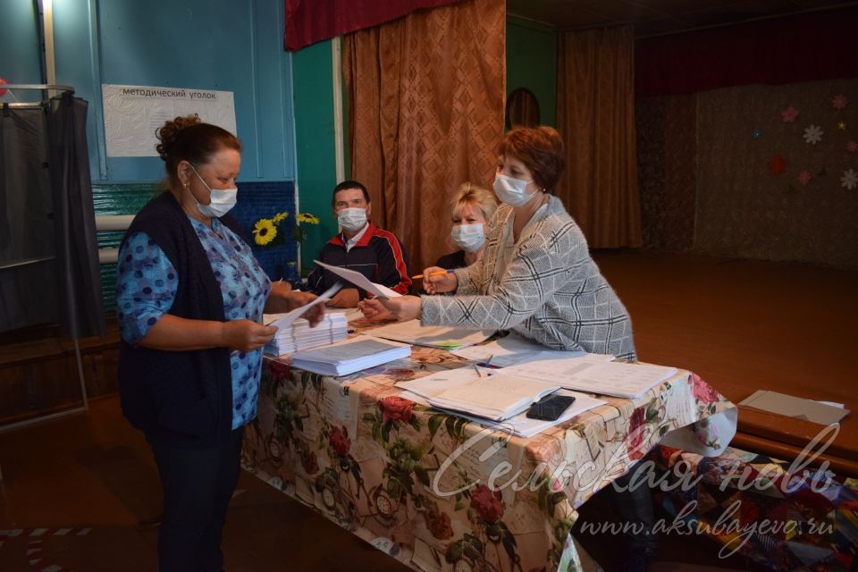 Аксубаевские пенсионеры активно участвуют в предварительном голосовании