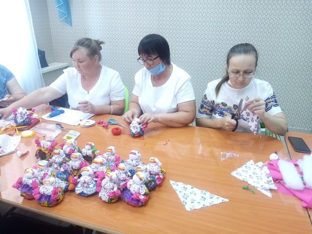 Работники культуры Аксубаевского района продолжают подготовку к празднику «Троицкие хороводы»