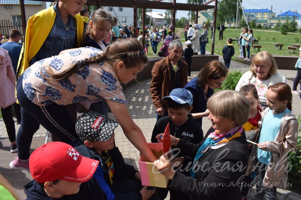 Смех, танцы и игры: в Аксубаевском районе отметили праздник День защиты детей
