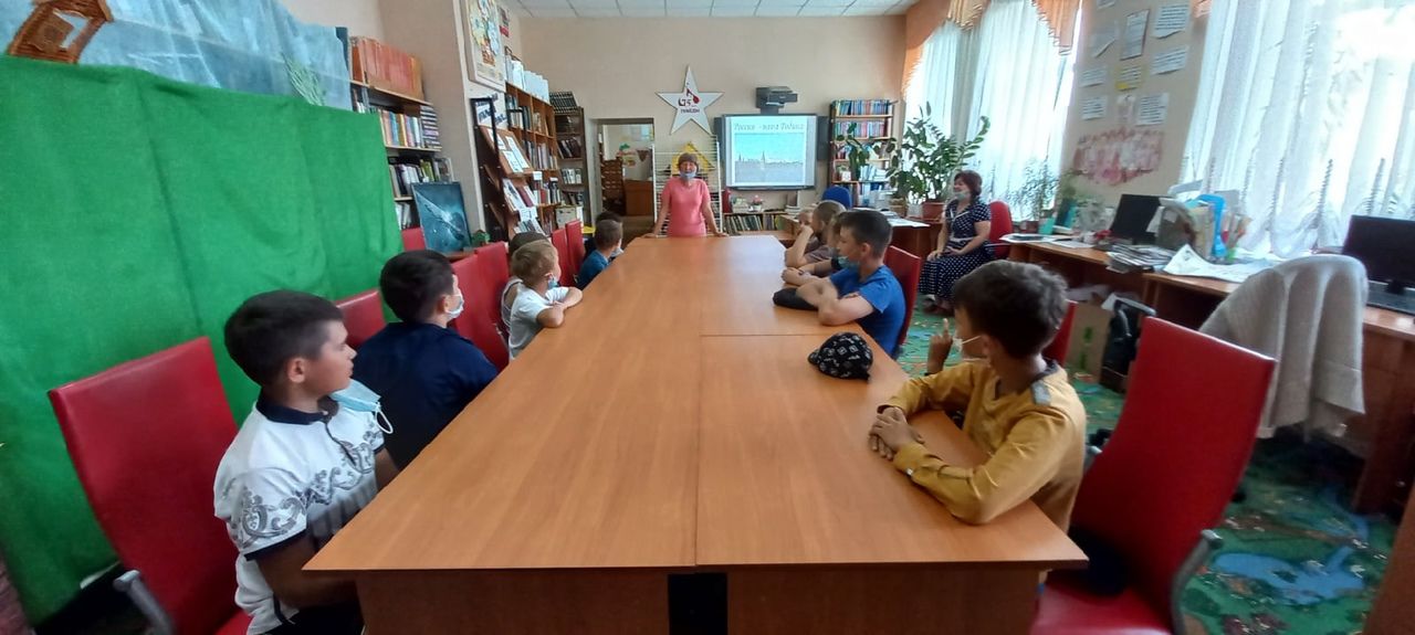 В Аксубаевской библиотеке кривоозерские школьники отметили День России