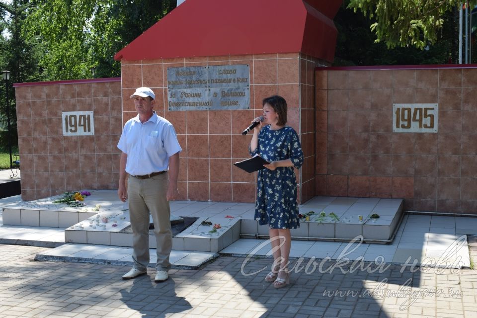 Аксубаевские школьники возложили цветы к Вечному огню
