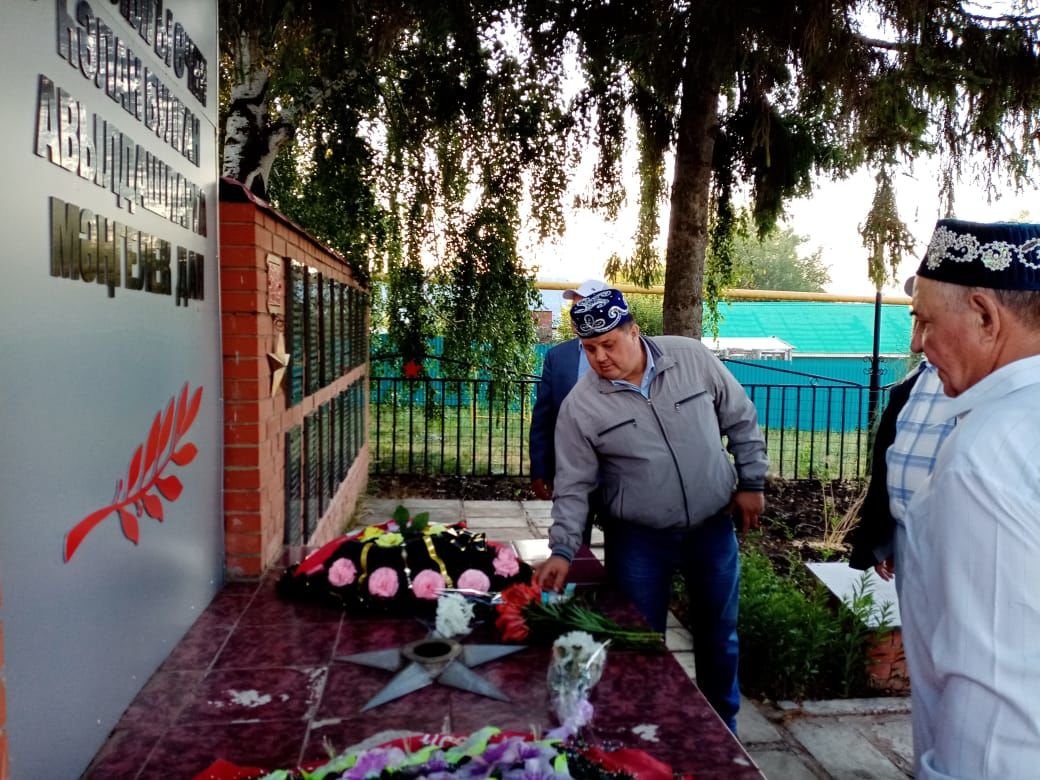 Новоибрайкинцы почтили память земляков-фронтовиков