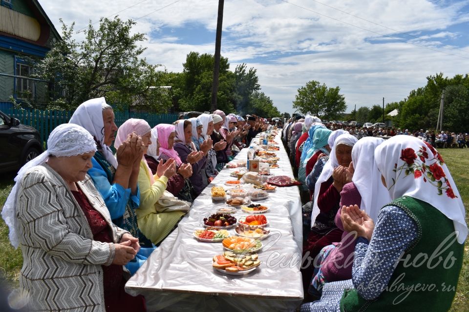 Более сотни людей собрал вековой юбилей поселка Нургалеевка