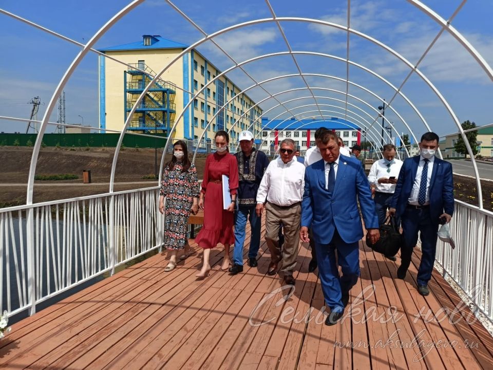 Рустам Минниханов посетил аксубаевскую набережную 