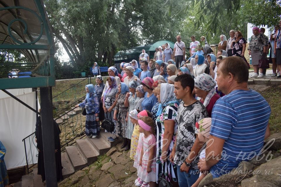 Аксубаевцы совершили Крестный ход на источник