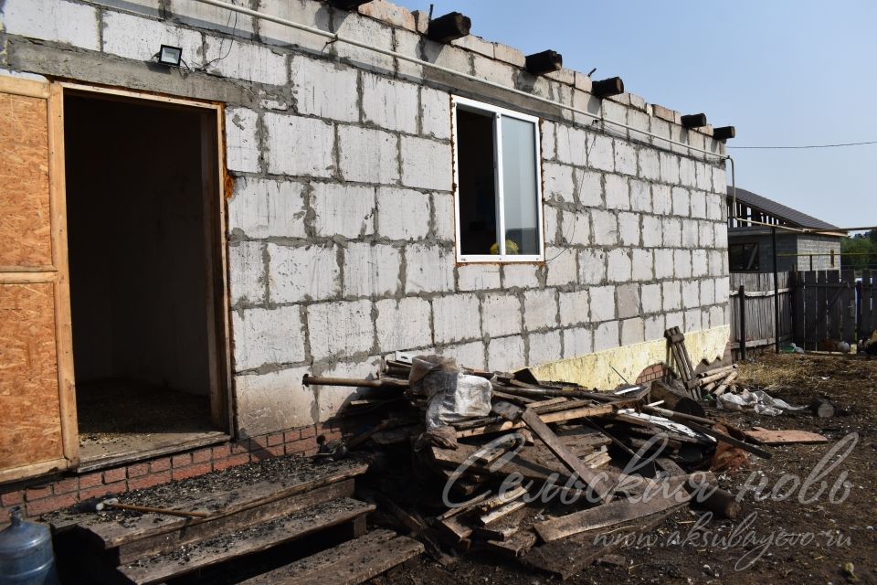 В Аксубаеве сгорел дом многодетной семьи