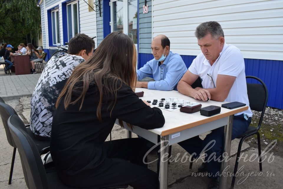 В Аксубаеве состоялся турнир по русским шашкам среди женщин и мужчин