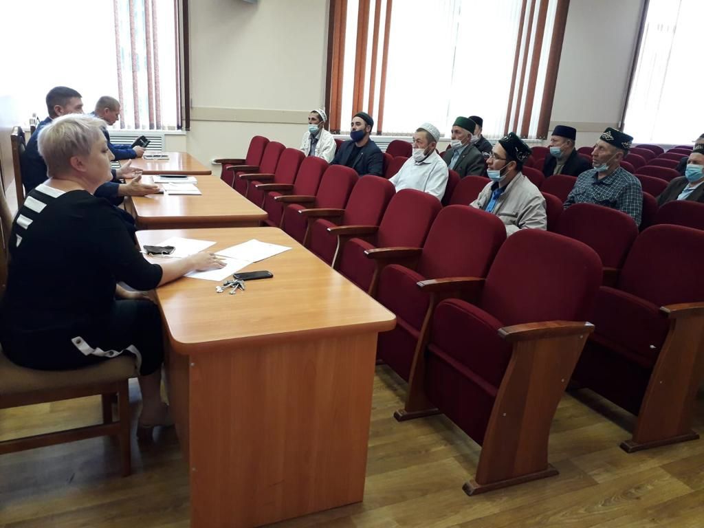 Аксубаевские имам- хатыйбы и представители власти обсудили проблемы молодежи