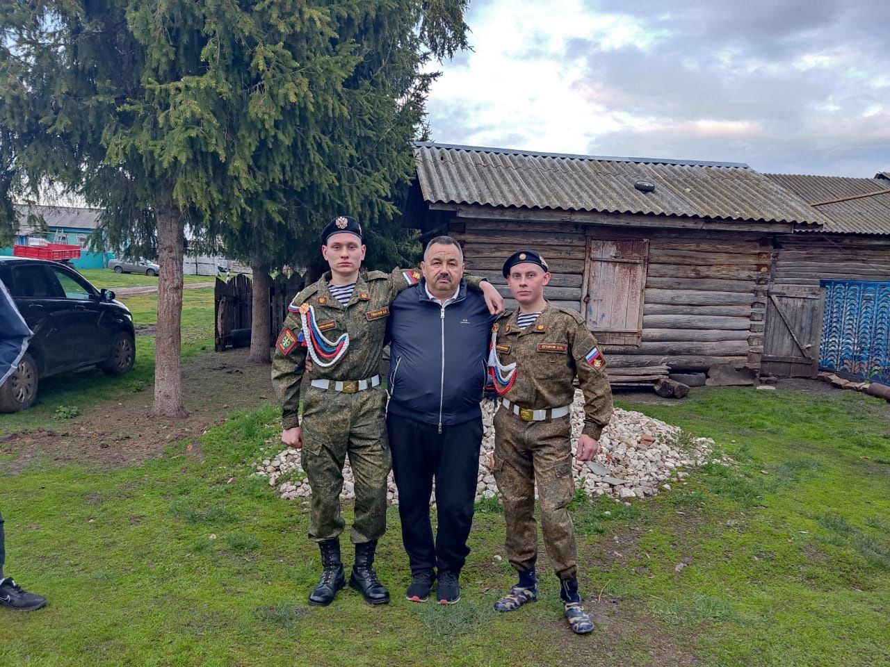 Аксубаевских воинов, демобилизовавшихся из рядов ВС России, встречают ветераны