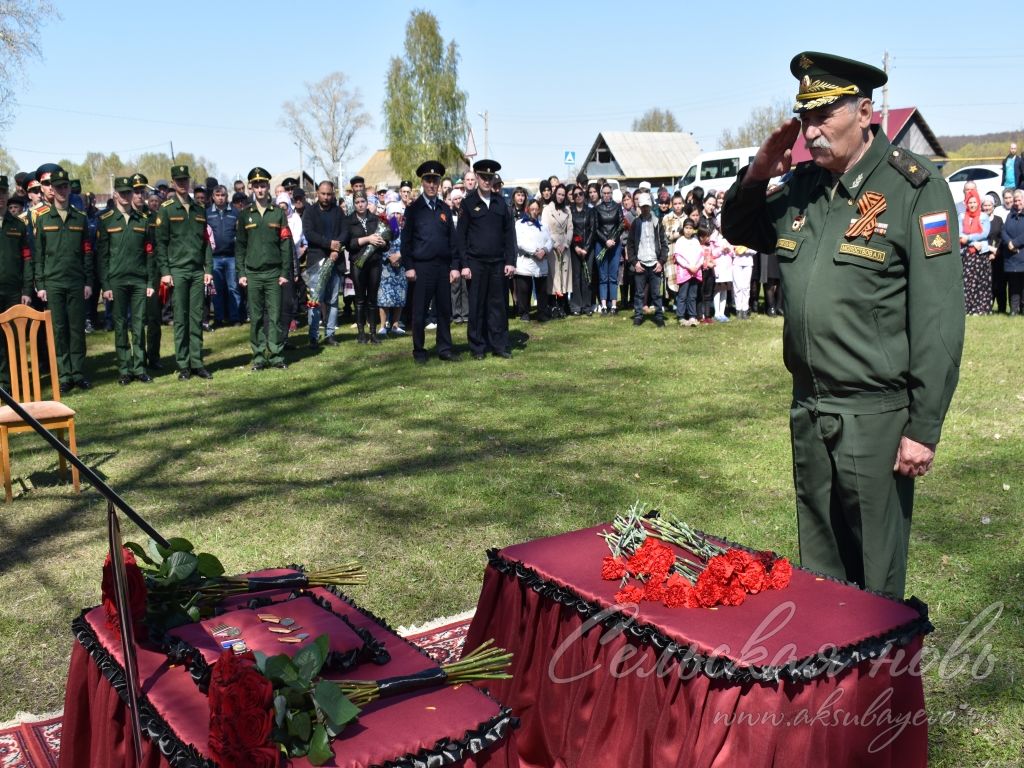 В Аксубаевском районе похоронили героически погибшего на Украине военнослужащего Ильшата Хамидрахимова